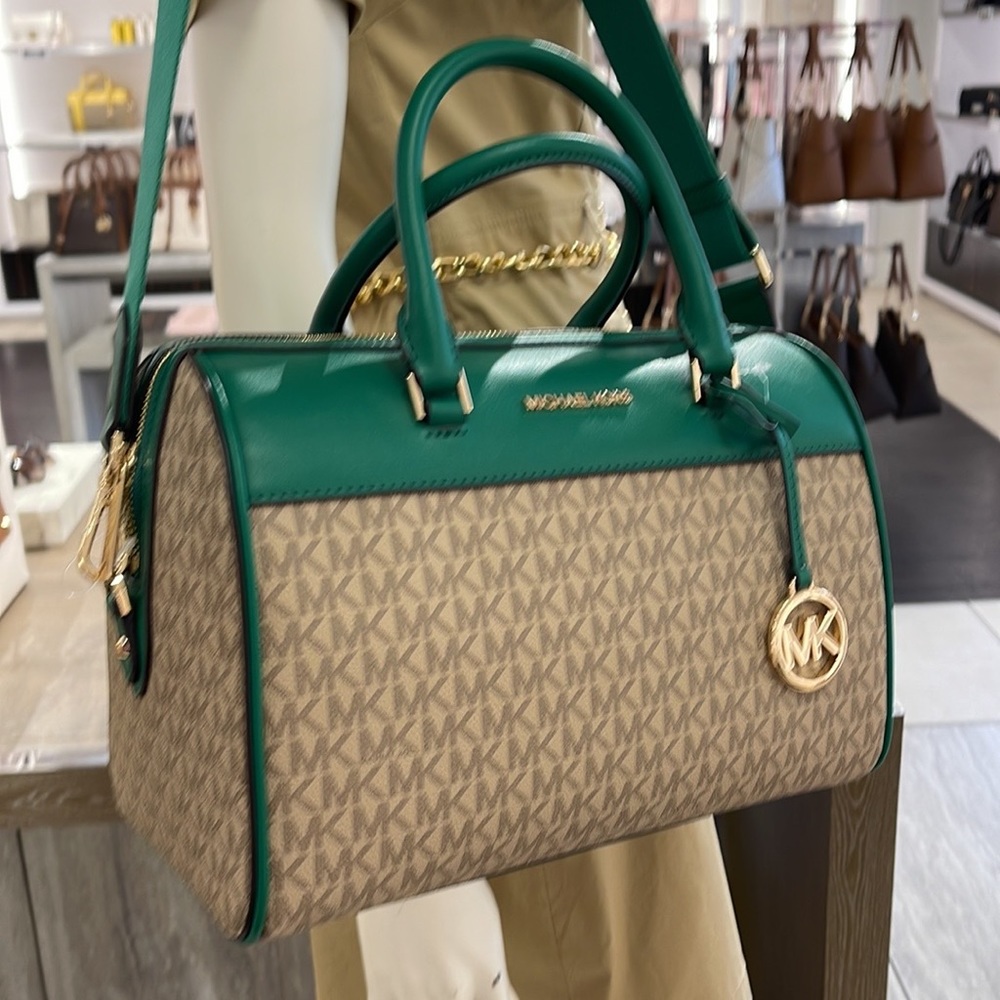 Michael Kors med Duffle Travel - Leather/Coated
PALMETTO GREEN 
MD DUFFLE
NWT - Picture 6 of 16